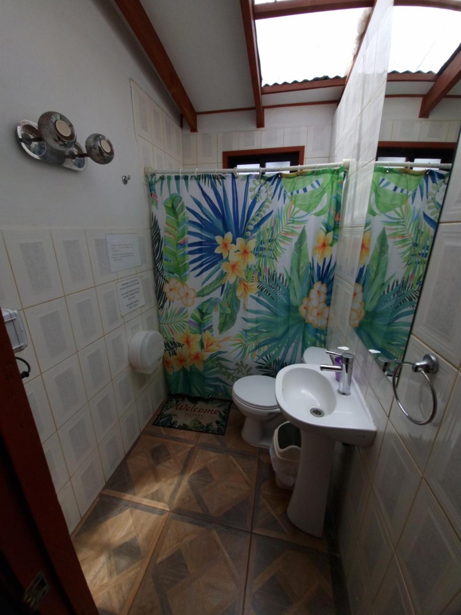 Hostal Vieroto Ханга Роа Екстериор снимка