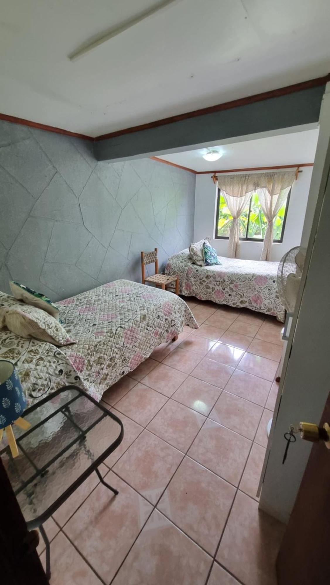 Hostal Vieroto Ханга Роа Екстериор снимка